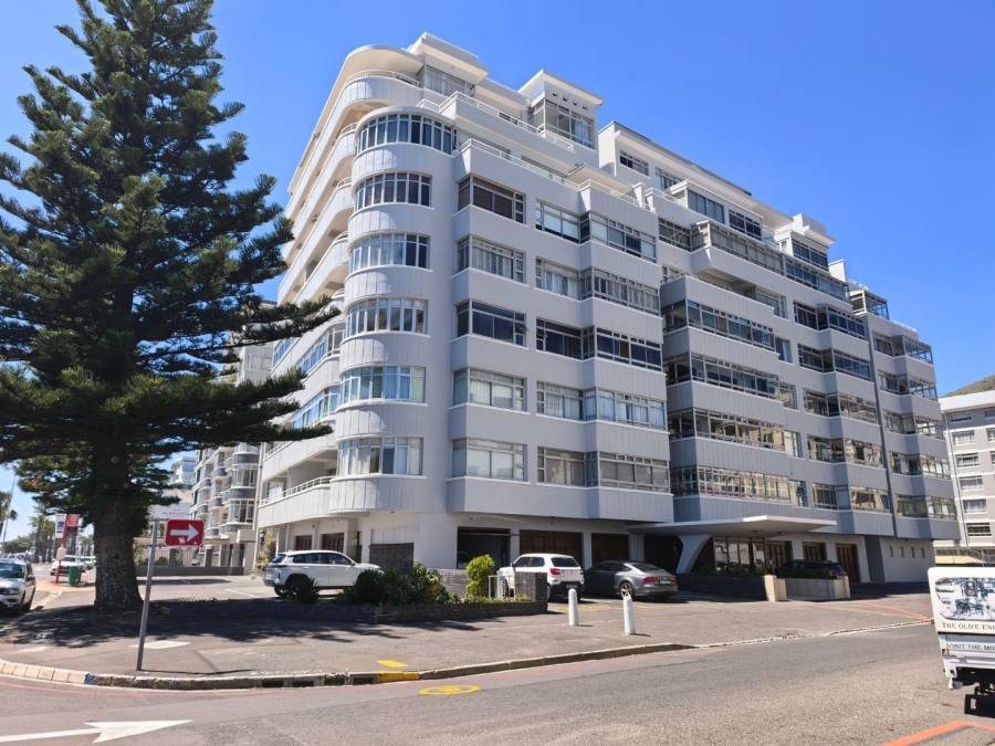 To Let 3 Bedroom Property for Rent in Sea Point Western Cape